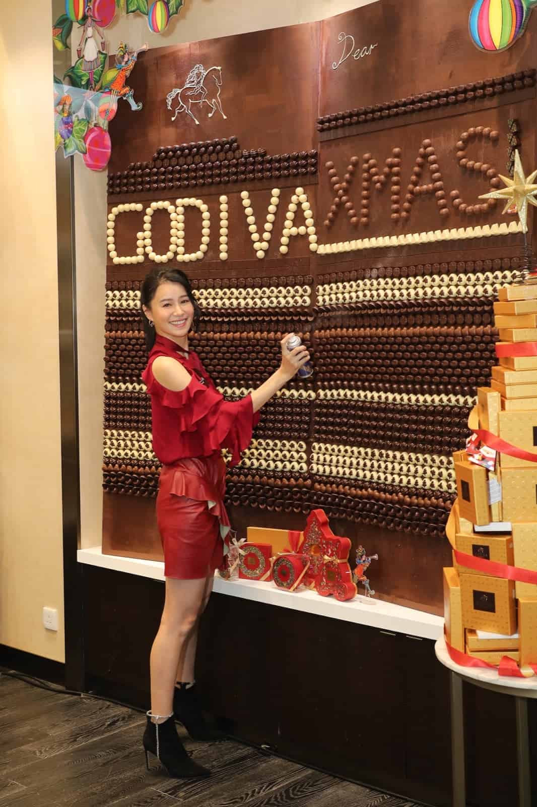 還有更多詳情/圖片GODIVA TREAT YOURSELF WONDERFUL 聖誕夢幻慶典：全港最大巧克力聖誕卡雕塑，包幫到你搵到最正嘅優惠呀！
