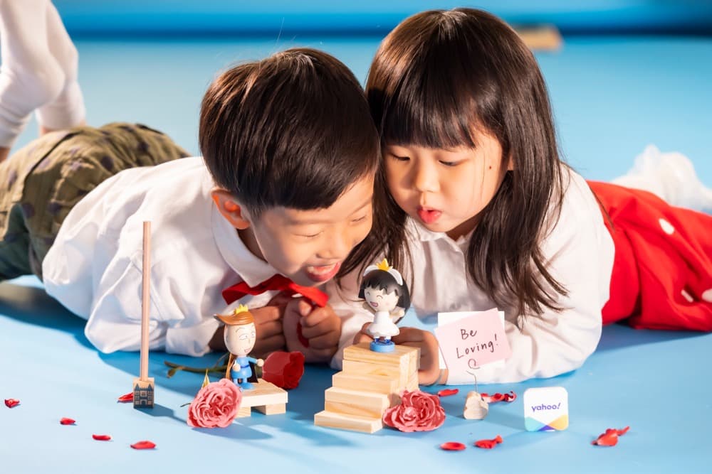 還有更多詳情/圖片雅虎香港Yahoo APP：「櫻桃小丸子X四大童話」首度聯乘 木頭文具公仔限量換購，包幫到你搵到最正嘅優惠呀！