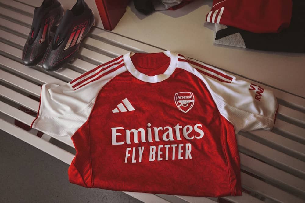 還有更多詳情/圖片adidas 推出阿仙奴2025/26賽季主場球衣，包幫到你搵到最正嘅優惠呀！